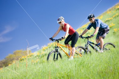 couple-mountain-biking.jpg